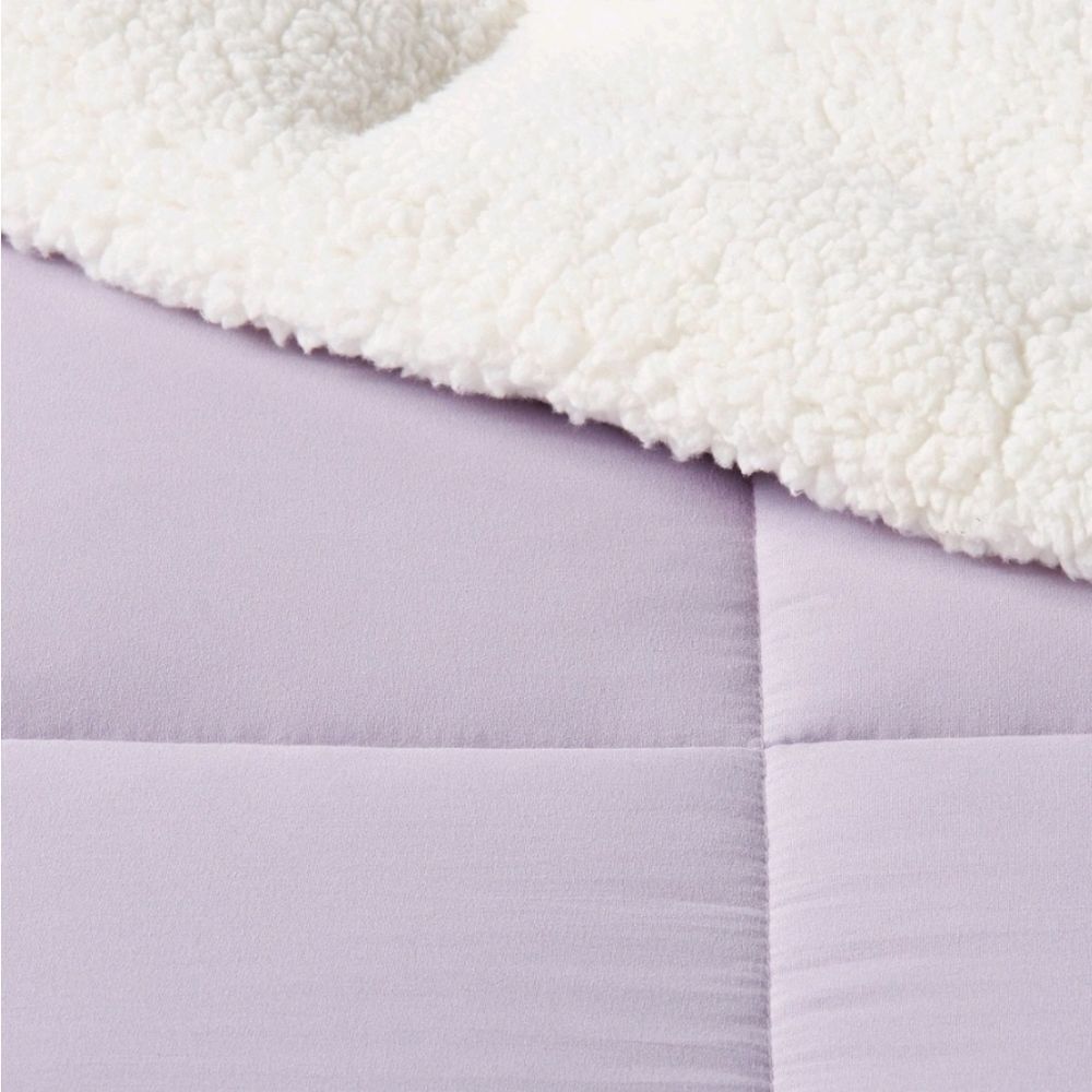 Room‎ Essentials Faux Shearling Microfiber Reversible Comforter - Picture 3 of 10